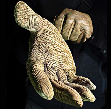 Comprendre les matériaux et traitements des gants tactiques : cuir, nomex, kevlar et plus