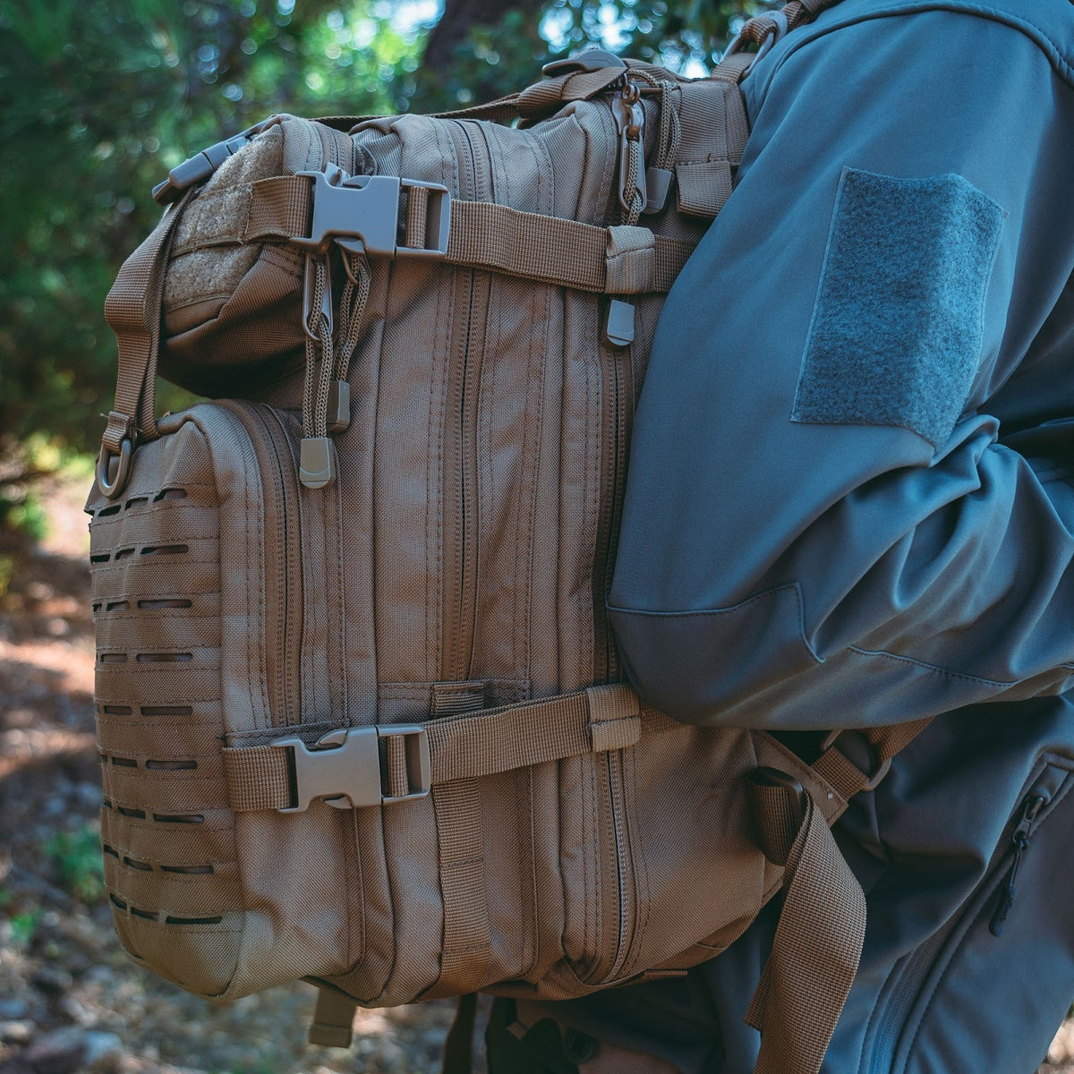 Sac à dos 27 L Assault Pack polyester 600D MOLLE à découpe laser