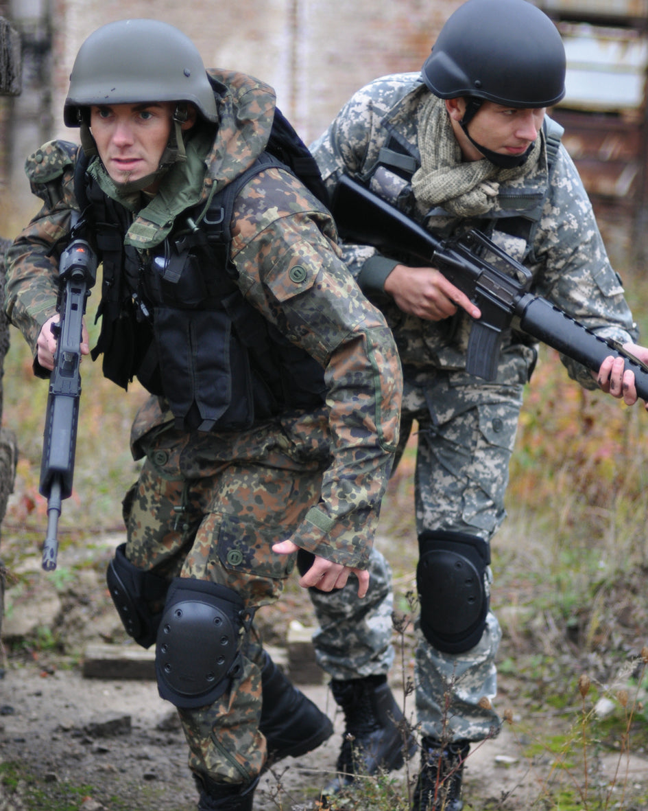 Pantalon de combat Kommando Mil-Tec en ripstop avec genouillères en mousse EVA amovibles
