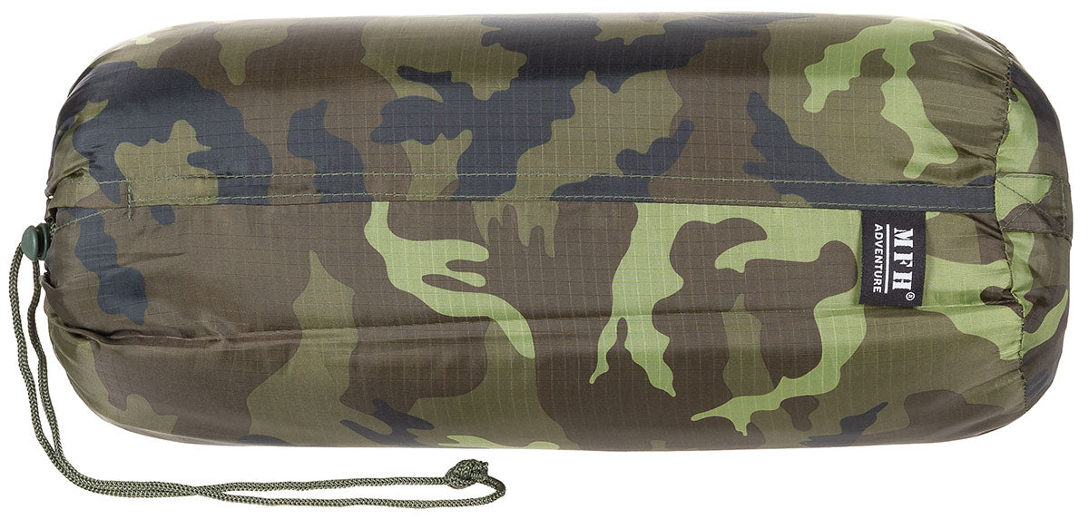 Poncho Liner MFH couverture matelassée 210 x 150 cm avec 16 liens de fixation
