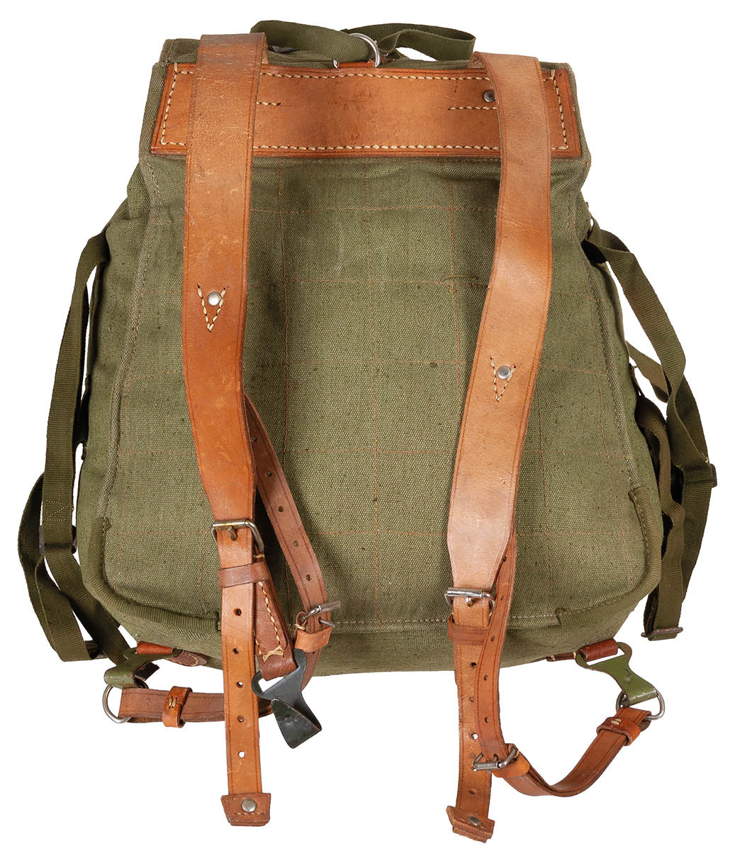 Sac à dos roumain avec traces de stockage, surplus comme neuf pour le transport et le rangement