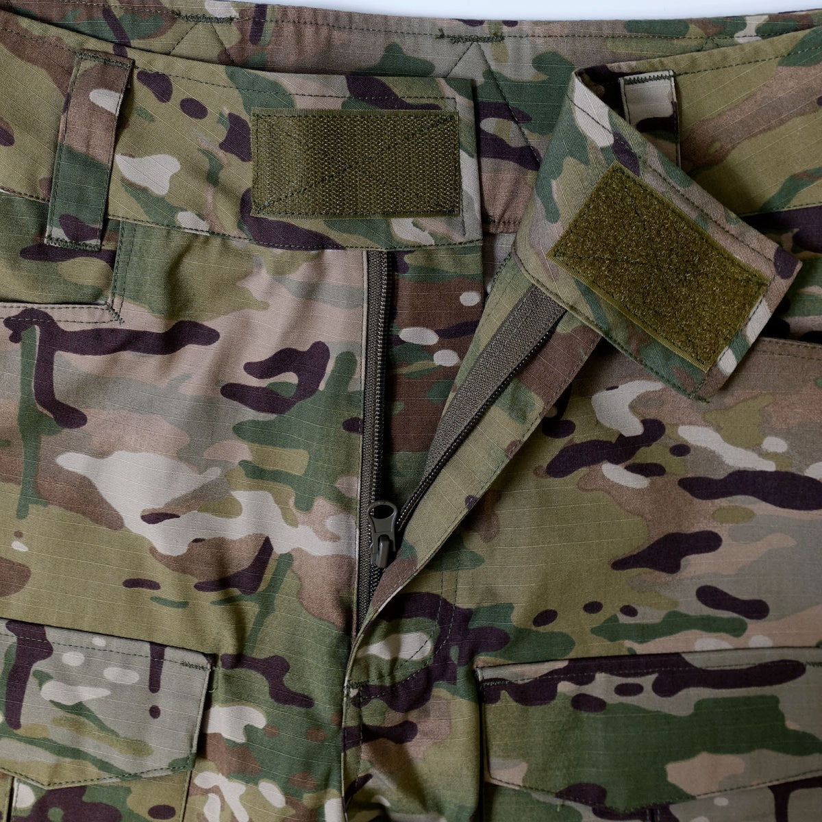 Pantalon de combat Patrol Equipement Defender en ripstop TC65 215 g/m² six poches