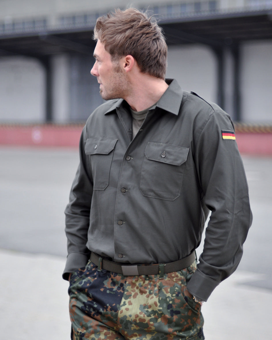 Chemise de combat Mil-Tec Bundeswehr en polycoton avec deux poches de poitrine à rabat