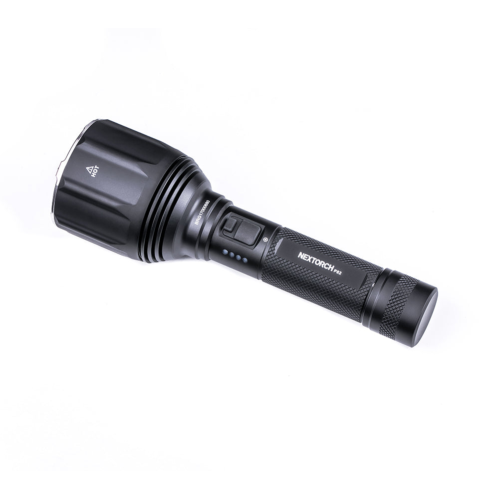 Lampe torche Nextorch P82C 2 200 lumens portée 1100 m IPX7 en alliage d'aluminium de qualité
