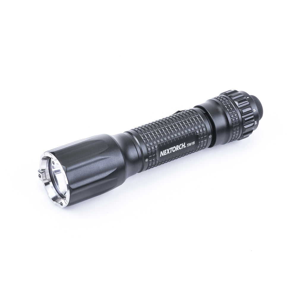 Lampe tactique Nextorch TA15 V2.0 700 lumens portée 195 m IPX8 en alliage d'aluminium de qualité