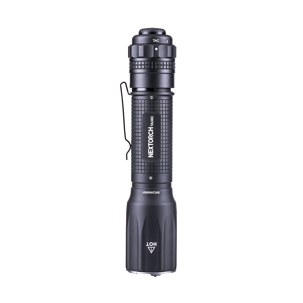 Lampe tactique Nextorch TA30C 1 600 lumens portée 303 m IPX8 en alliage d'aluminium de qualité