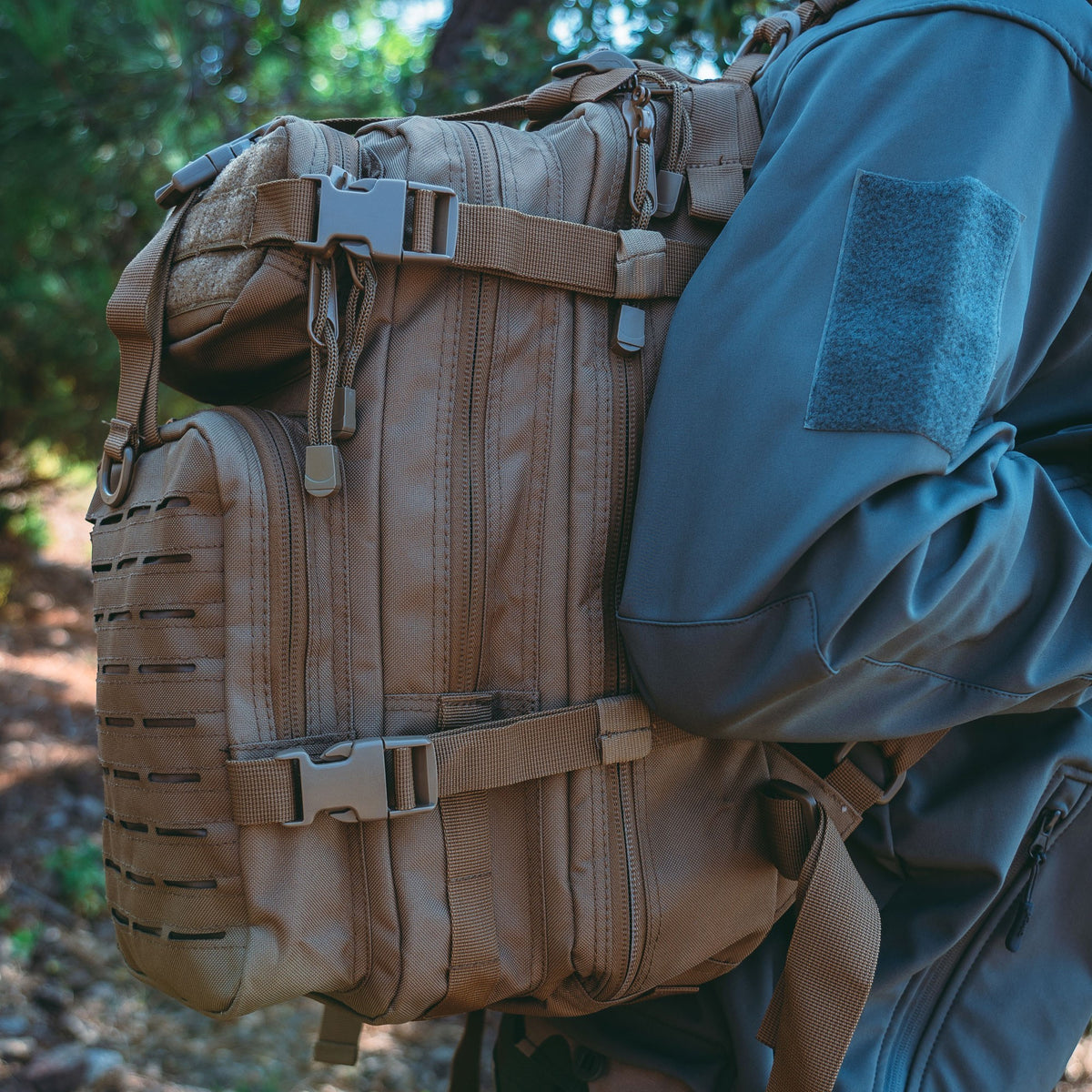 Sac à dos 27 L Assault Pack polyester 600D MOLLE à découpe laser