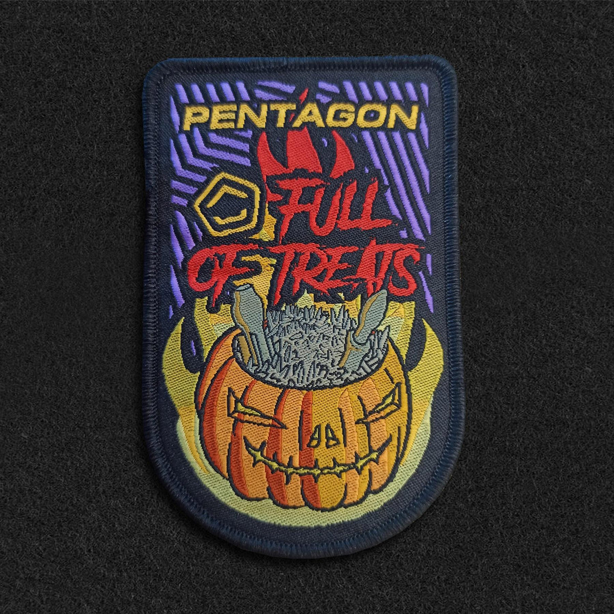 Patch moral Pentagon Full of Treats tissé polyester dos auto-agrippant 67 x 105 mm