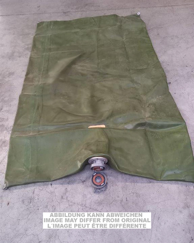 Réservoir d'eau de 700 litres de l'armée est-allemande, stock ancien de dépôt