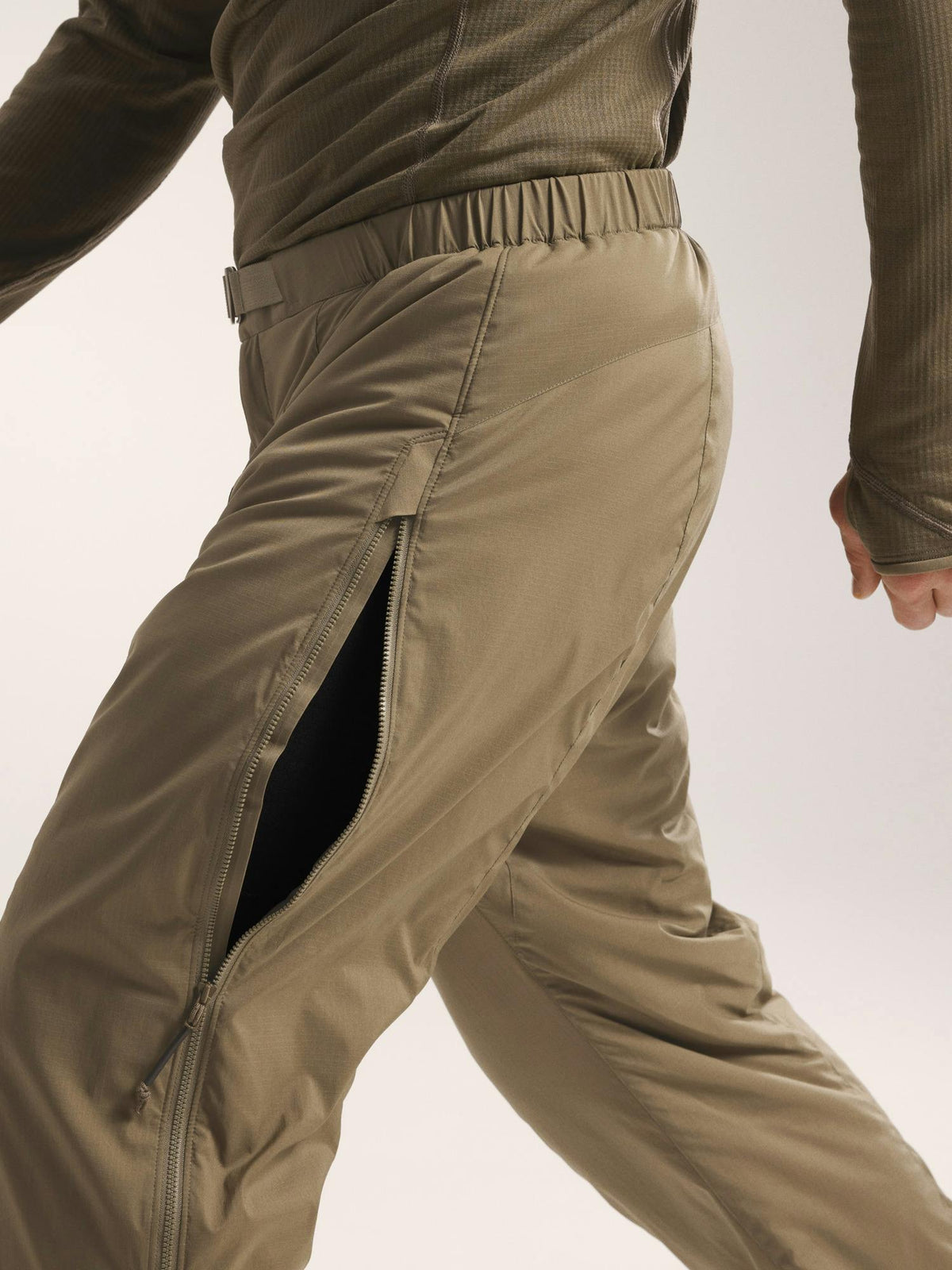 Pantalon chaud Arc'teryx LEAF Atom LT Pant Gen 2 isolant compressible à glissières complètes