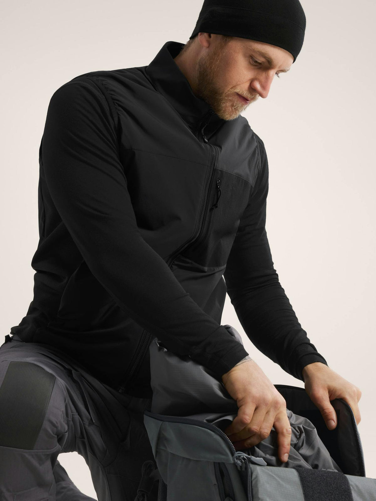 Veste sans manches Arc'teryx LEAF Atom LT Vest Gen 2.1 couche intermédiaire isolante