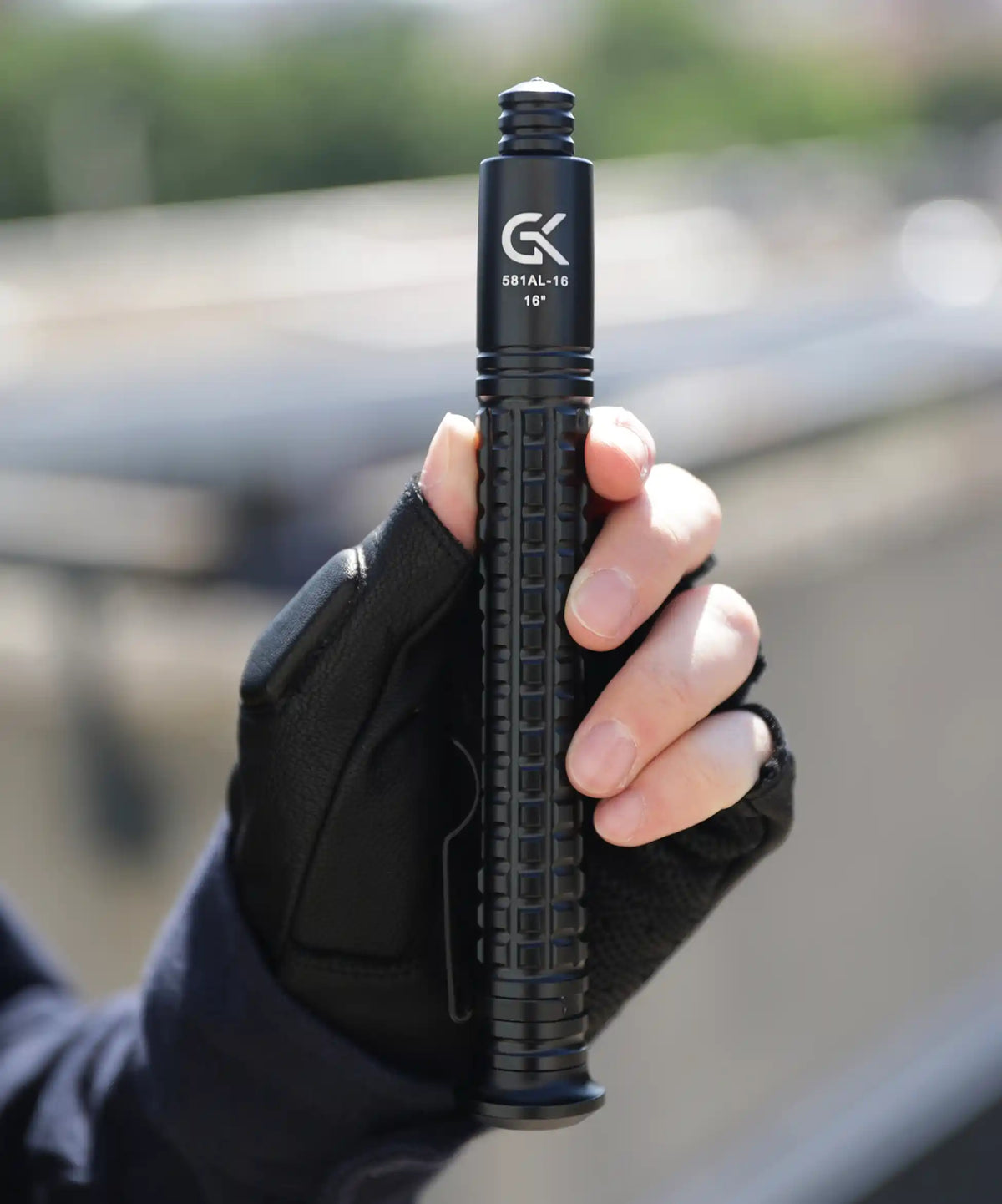Matraque télescopique GK Pro acier et aluminium à bouton poussoir en deux longueurs