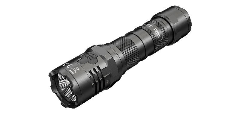 Lampe torche Nitecore P20iX 4 000 lumens portée 221 m rechargeable USB-C étanche IP68