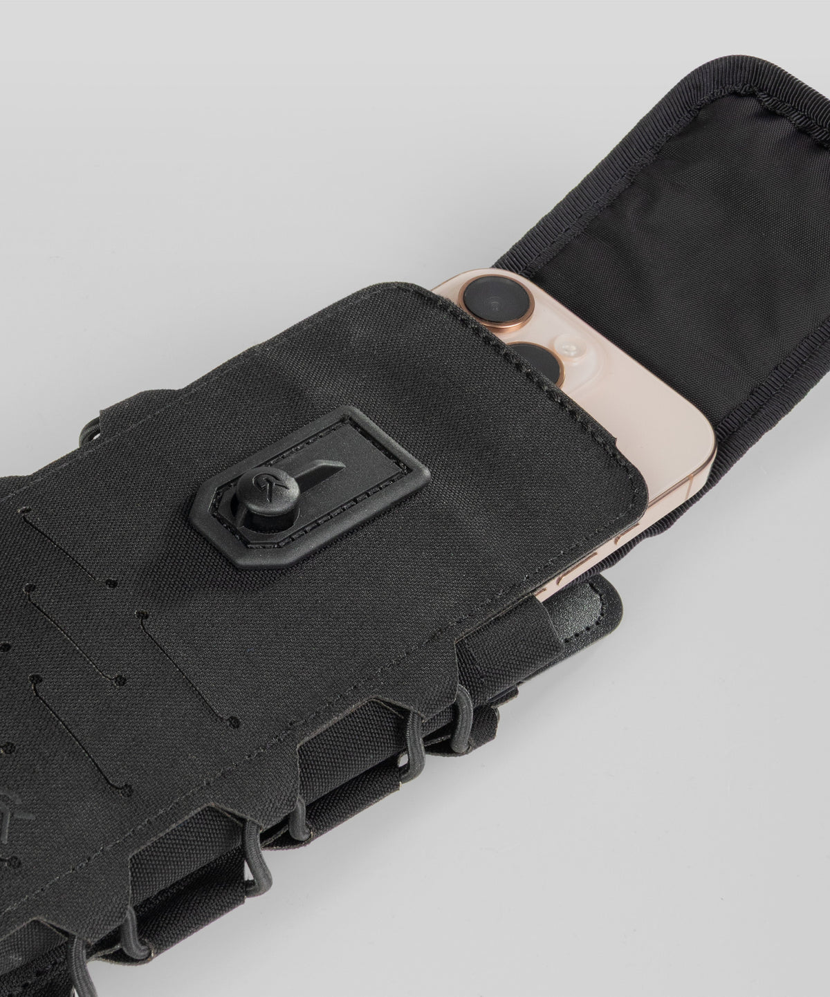 Porte-téléphone GK Dutycall à rabat sur platine MOLLE en deux finitions