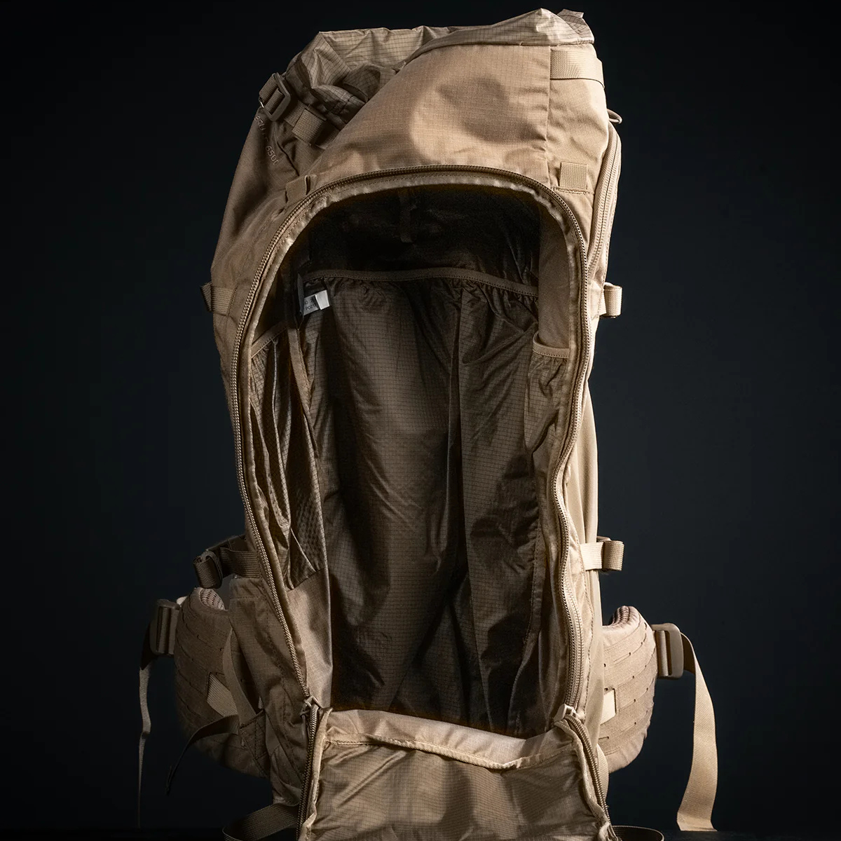 Sac à dos tactique Eberlestock Brute 6500 106 L en nylon ripstop avec harnais Contour réglable