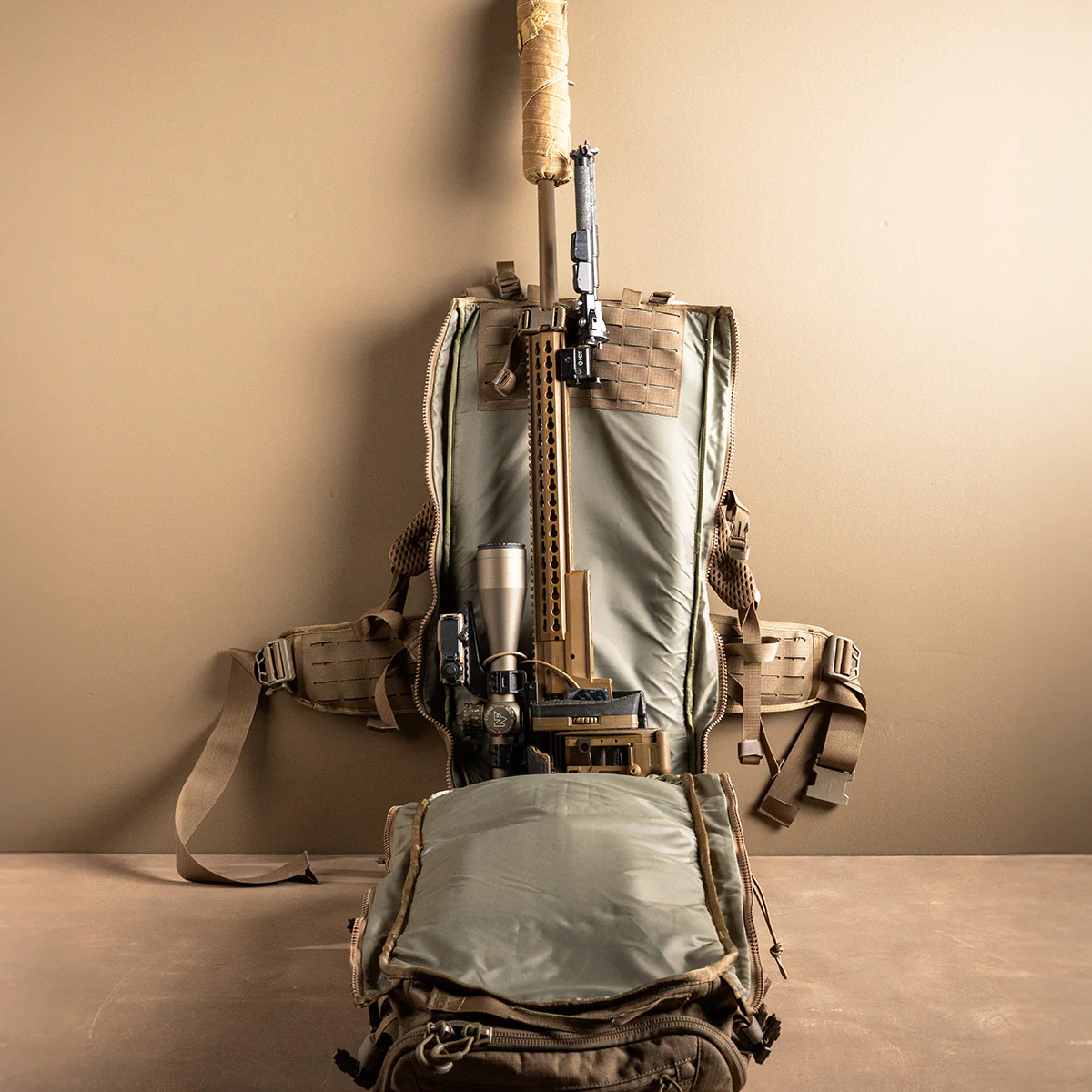 Sac à dos tactique Eberlestock Spectre 50 L pour tireur de précision avec fourreau RAID matelassé