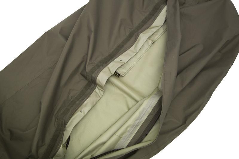 Sur-sac de couchage Carinthia Cover en Gore-Tex 3 couches, étanche et respirant, 1000 g