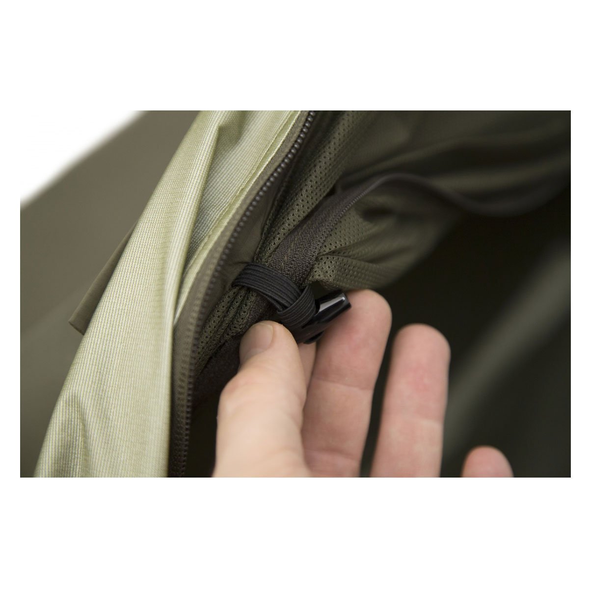 Sur-sac de couchage Carinthia XP II Plus en Gore-Tex 3 couches, arceau de tête, 1185 g