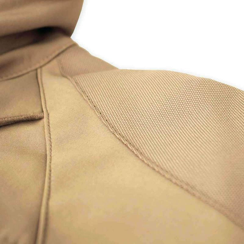 Veste softshell Mil-Tec Tactical Plus laminé trois couches colonne 8000 mm avec boucles pouces et compartiments protection