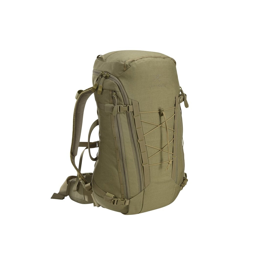 Sac à dos de combat Arc'teryx LEAF Assault Pack 30 litres compatible gilet balistique