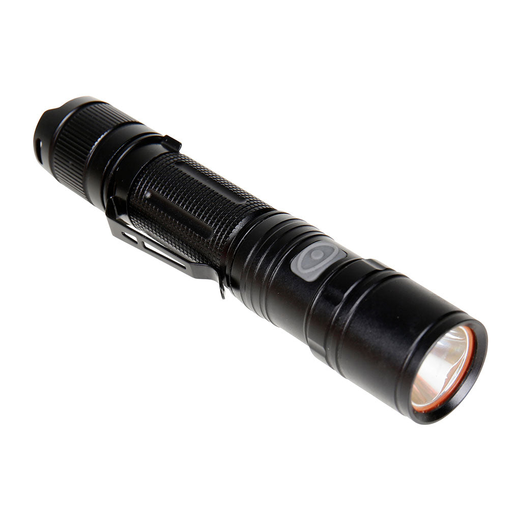 Lampe tactique Ares 800 lumens portée 300 mètres en aluminium étanche IPX-6 de 77 grammes