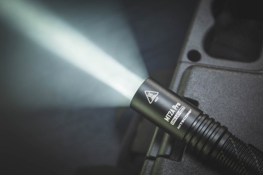 Lumens, candelas, portée : comprendre les specs
