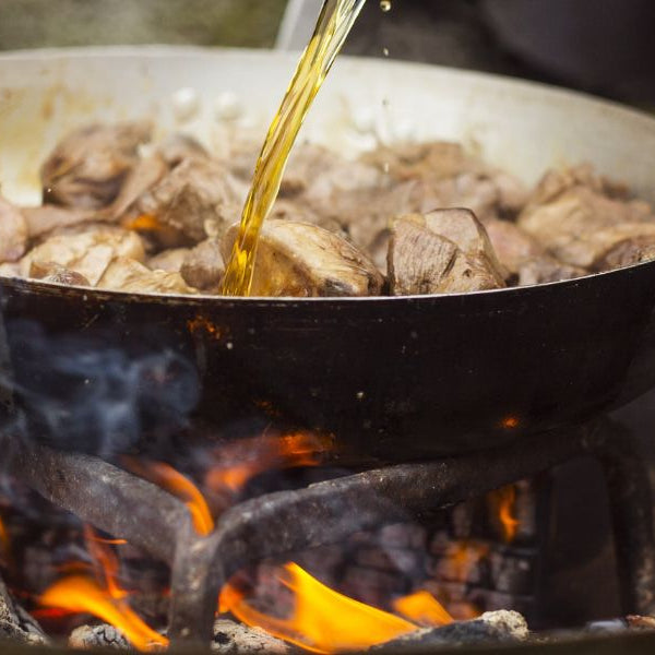 Comment réussir sa cuisine au feu de camp ? astuces et préparations essentielles - Welkit