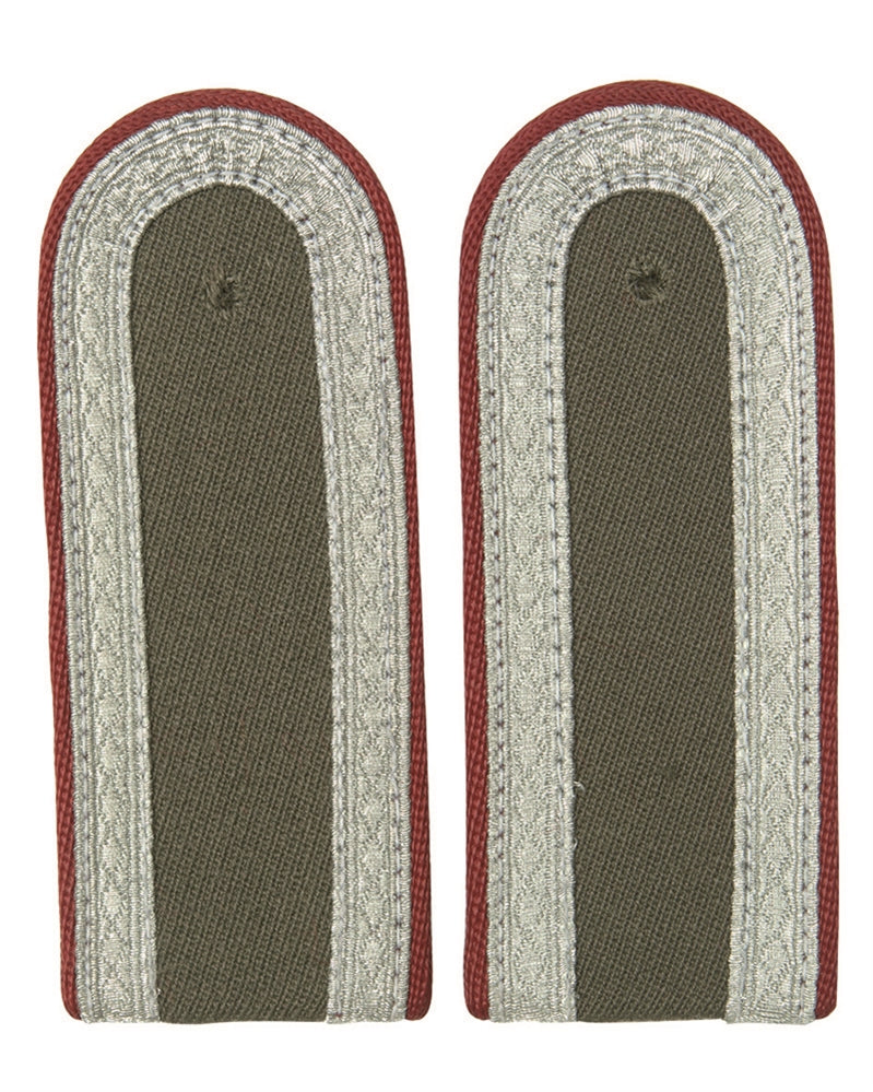 Pattes d'épaule de sous-officier de l'armée est-allemande à passepoil d'arme