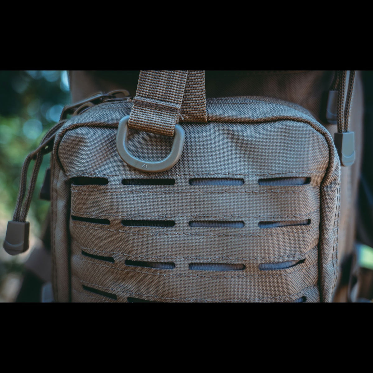 Sac à dos 27 L Assault Pack polyester 600D MOLLE à découpe laser