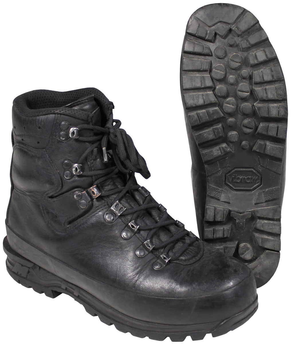 Chaussures de montagne allemandes doublé, surplus d'occasion, lot de 5