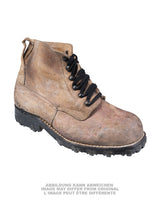 Chaussures de montagne suisses en cuir à semelle cloutée, surplus d'occasion