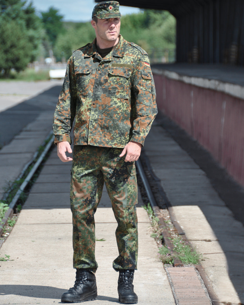 Pantalon de combat Mil-Tec type BW en polycoton lourd six poches et boutons de bretelles