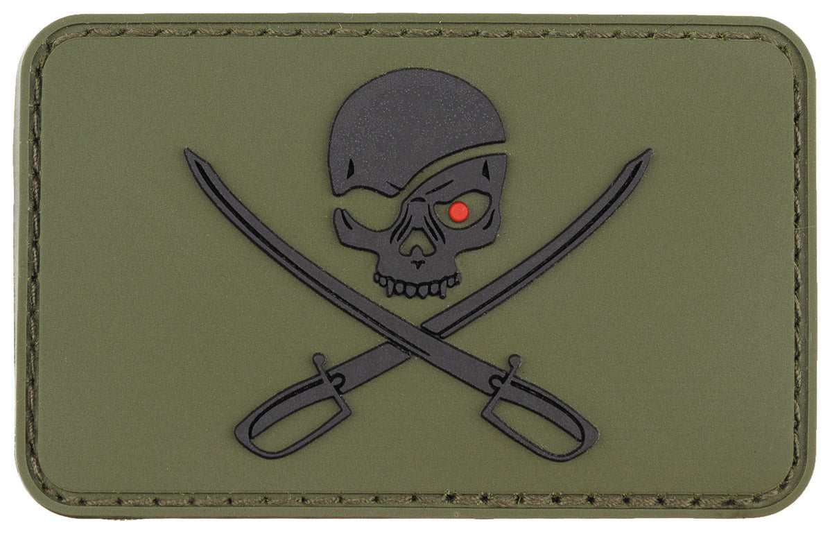 Morale patch MFH Skull with Swords en caoutchouc 3D 8 x 5 cm à dos auto-agrippant