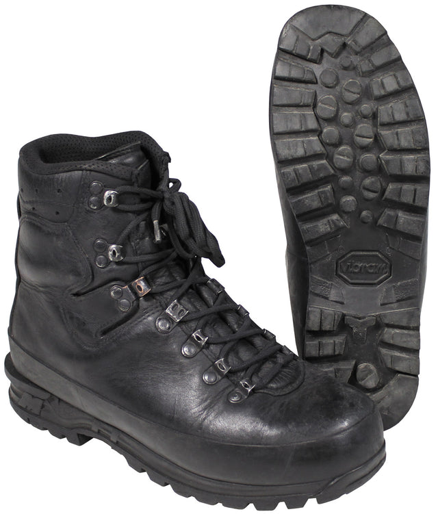 Chaussures de montagne allemandes doublé de second choix, surplus d'occasion, lot de 5