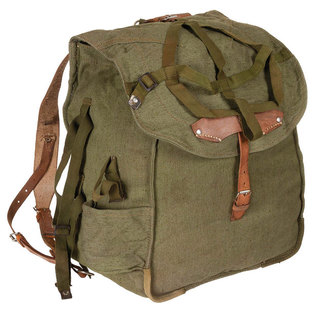 Sac à dos roumain avec traces de stockage, surplus comme neuf pour le transport et le rangement