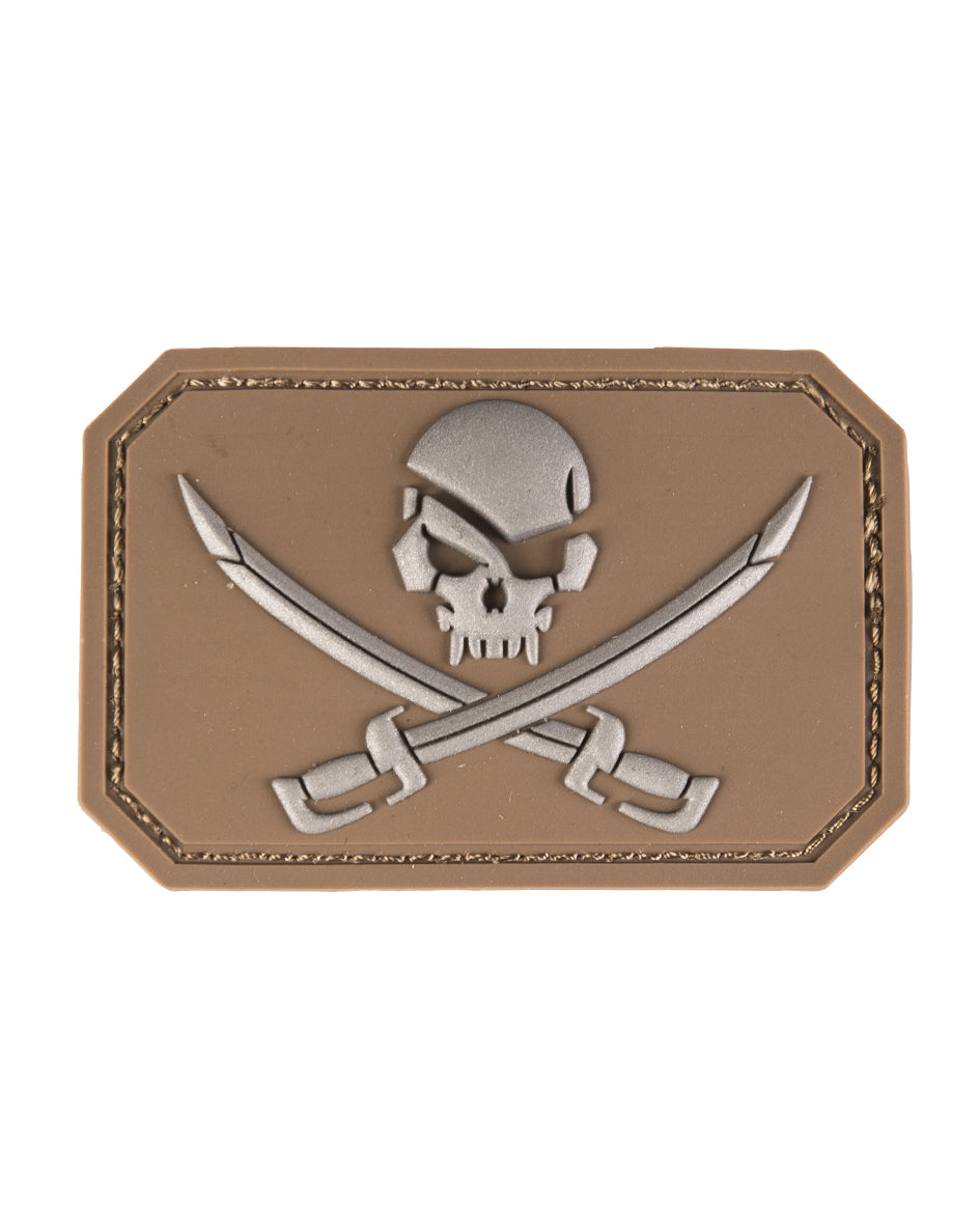 Morale patch tête de mort et épées Mil-Tec 3D en PVC 5,5 x 7,5 cm 12 g dos auto-agrippant