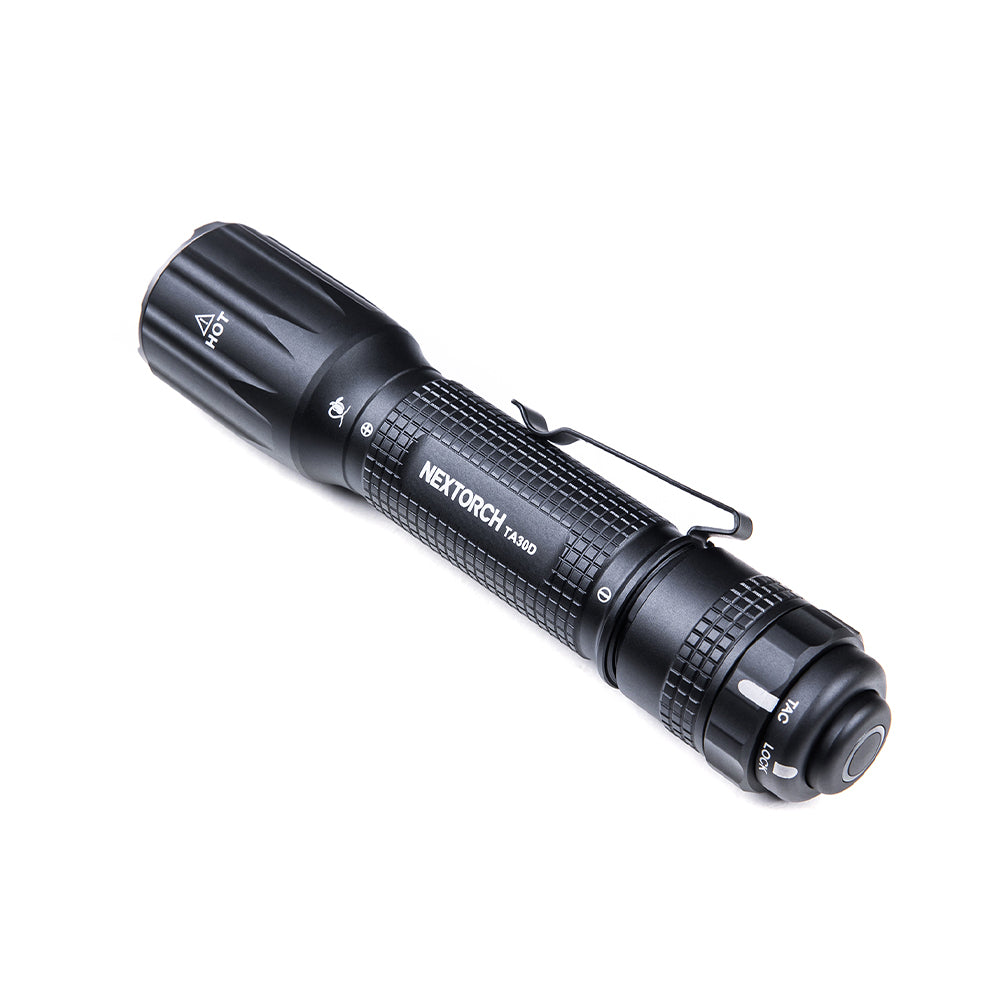 Lampe tactique Nextorch TA30D 2 200 lumens portée 410 m IPX8 en alliage d'aluminium de qualité