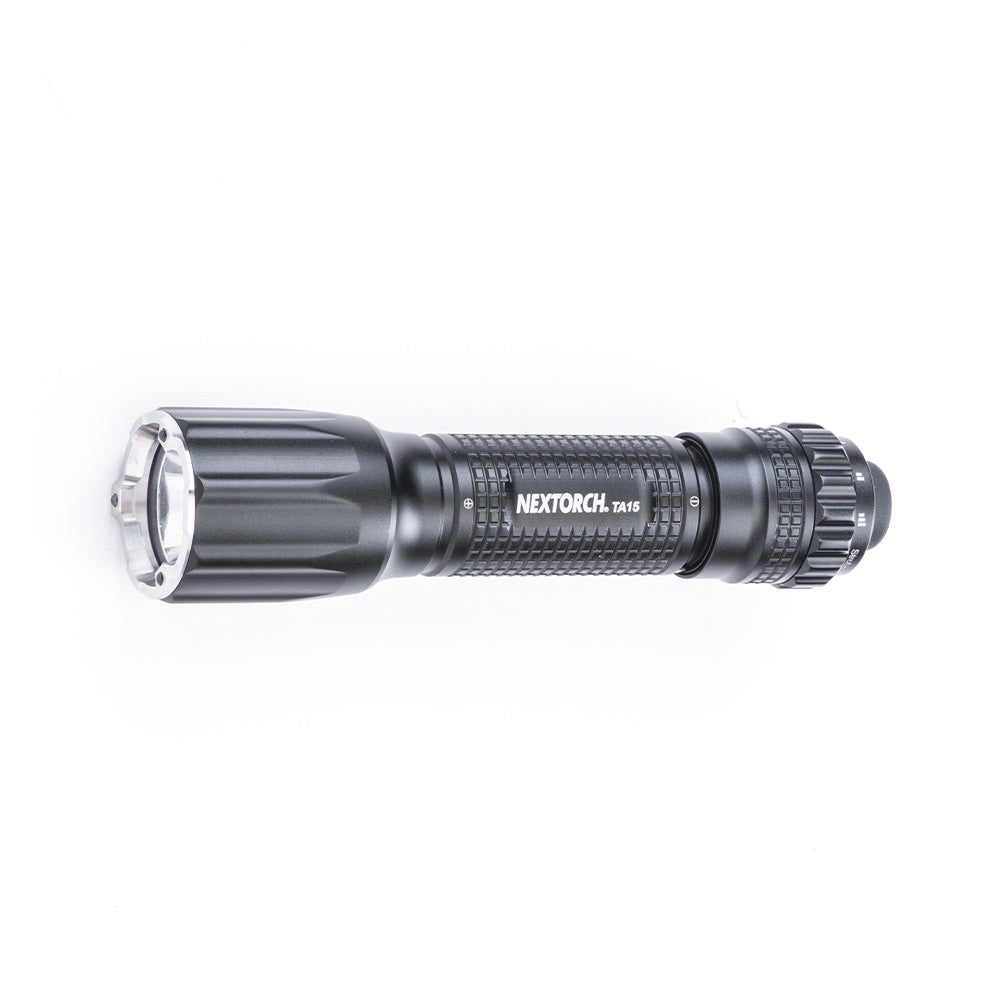 Lampe tactique Nextorch TA15 V2.0 700 lumens portée 195 m IPX8 en alliage d'aluminium de qualité