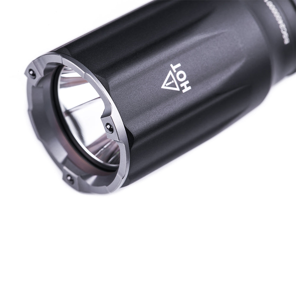 Lampe tactique Nextorch TA30C 1 600 lumens portée 303 m IPX8 en alliage d'aluminium de qualité