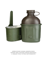 Gourde trois pièces de la Bundeswehr avec quart en aluminium et sanglage