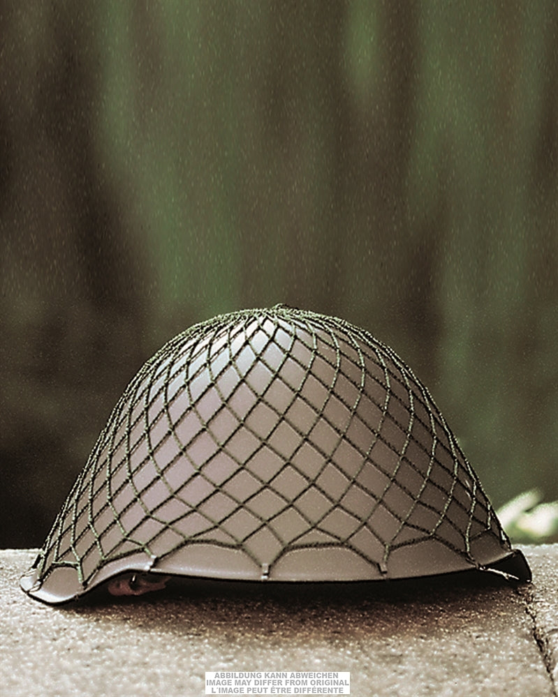Casque de présentation est-allemand avec filet, coque neutralisée de stock ancien