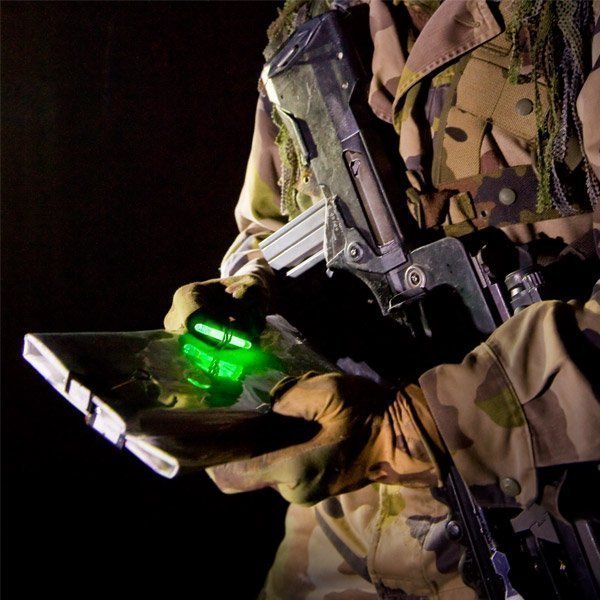 Bâton lumineux Cyalume Mini Chemlight 3,75 cm autonomie 4 heures format de poche