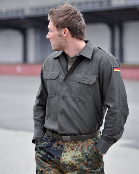 Chemise de combat Mil-Tec Bundeswehr en polycoton avec deux poches de poitrine à rabat