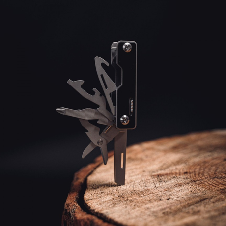 Couteau multifonctions Pentagon Dagmar composants en acier inoxydable 420