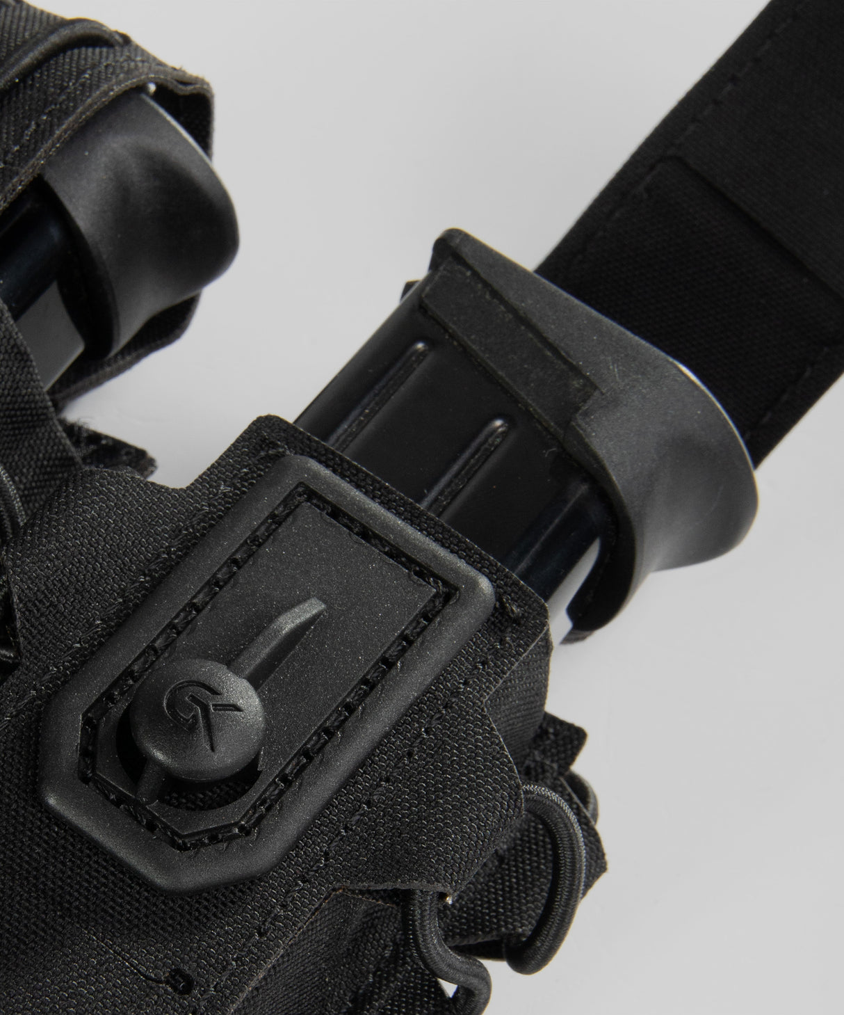 Double porte-chargeur 9 mm GK Dutycall côte à côte sur platine MOLLE