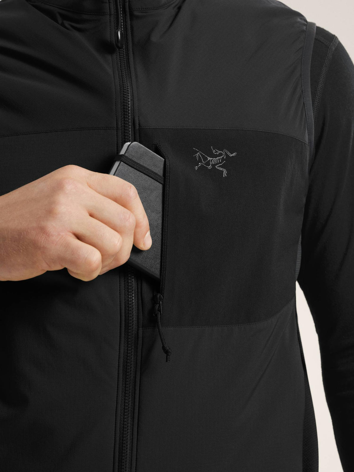 Veste sans manches Arc'teryx LEAF Atom LT Vest Gen 2.1 couche intermédiaire isolante