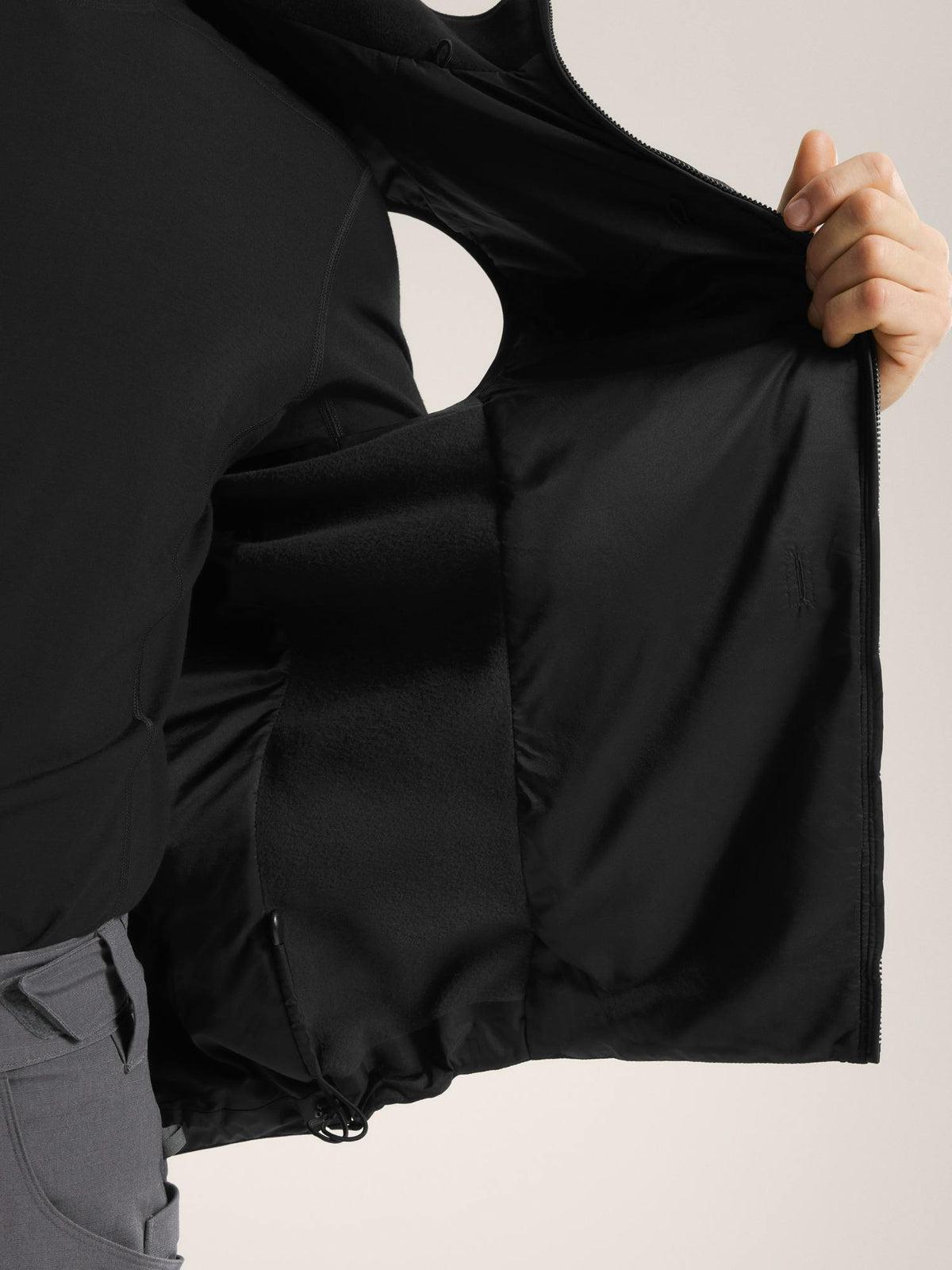 Veste sans manches Arc'teryx LEAF Atom LT Vest Gen 2.1 couche intermédiaire isolante