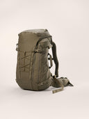 Sac à dos de combat Arc'teryx LEAF Assault Pack 30 litres compatible gilet balistique
