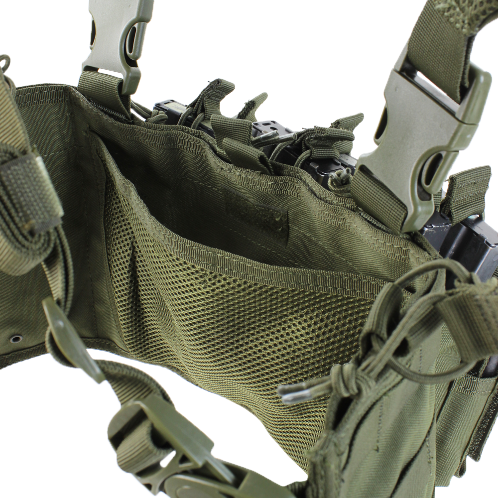 Gilet chest rig Condor Recon six chargeurs fusil et six chargeurs de pistolet