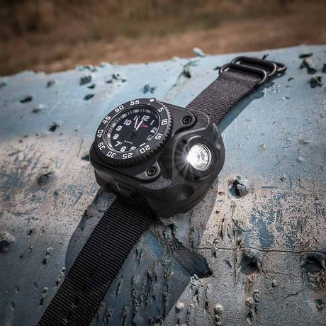 Lampe de poignet Surefire 2211 Signature 300 lumens rechargeable avec montre intégrée